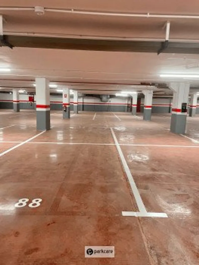 Parking Geminis Valet - Indoor imagen 1